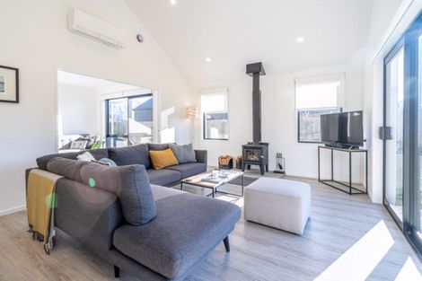 Photo of property in 46 Mount Creighton Crescent, Wanaka, 9305