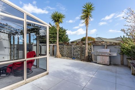 Photo of property in 61 Quadrant Heights, Paraparaumu, 5032