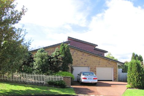 Photo of property in 22 Parramatta Place, Botany Downs, Auckland, 2010