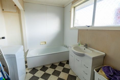 Photo of property in 71 Lowe Street, Avenal, Invercargill, 9810