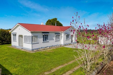 Photo of property in 250 Te Arei Road, Huirangi, New Plymouth, 4373