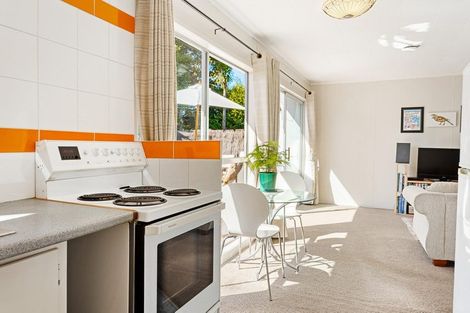 Photo of property in 4/109a Te Atatu Road, Te Atatu South, Auckland, 0610