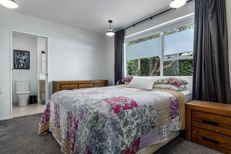 Photo of property in 4 Nuhaka Place, Paraparaumu Beach, Paraparaumu, 5032