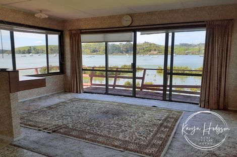 Photo of property in 12 Piccadilly Street, Pahi, Paparoa, 0571