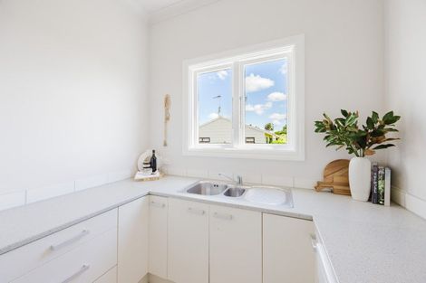 Photo of property in 7 Todd Street, Napier South, Napier, 4110