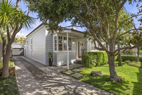 Photo of property in 37 Abbotsford Terrace, Devonport, Auckland, 0624