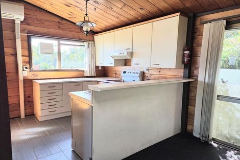 Photo of property in 3 Chestnut Grove, Maungaraki, Lower Hutt, 5010