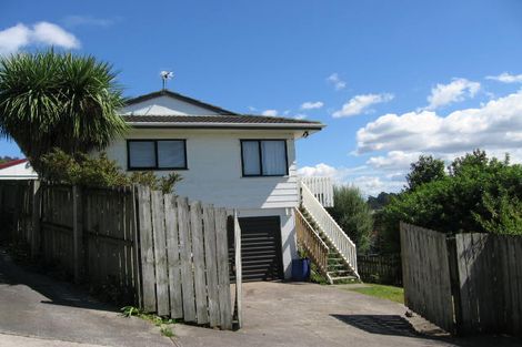 Photo of property in 1/19 Exeter Place, Unsworth Heights, Auckland, 0632