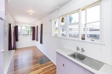 Photo of property in 102 Holland Road, Fairfield, Hamilton, 3214