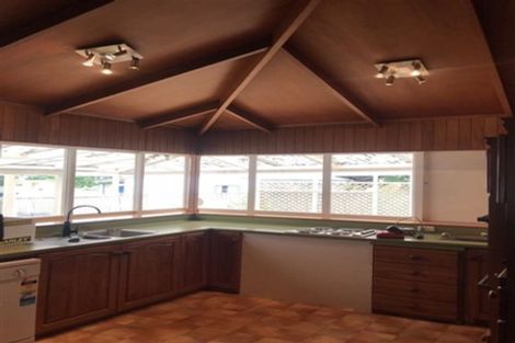 Photo of property in 43 St Leonards Road, Kelston, Auckland, 0602