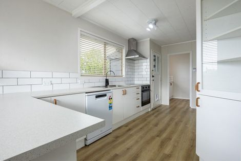 Photo of property in 8 Aquarius Lane, Langs Beach, 0582