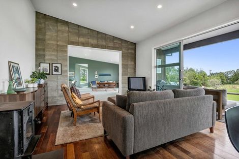 Photo of property in 438 Alfred Road, Kaimiro, New Plymouth, 4371