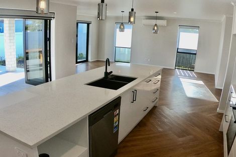 Photo of property in 3 Kihi Place, Ruakaka, 0116