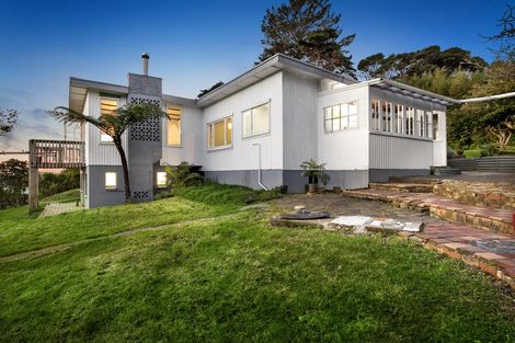 Photo of property in 305 Forest Hill Road, Waiatarua, Auckland, 0612