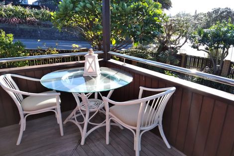 Photo of property in 1/942 Beach Road, Waiake, Auckland, 0630