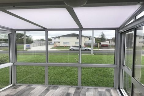 Photo of property in 1/32 Dale Crescent, Pakuranga, Auckland, 2010