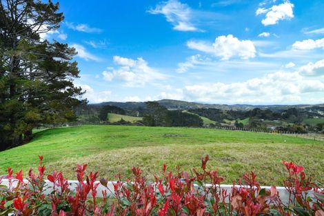 Photo of property in 90 Mcentee Road, Waitakere, Auckland, 0816