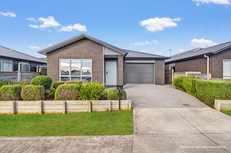 Photo of property in 16 Domain Street, Waiuku, 2123