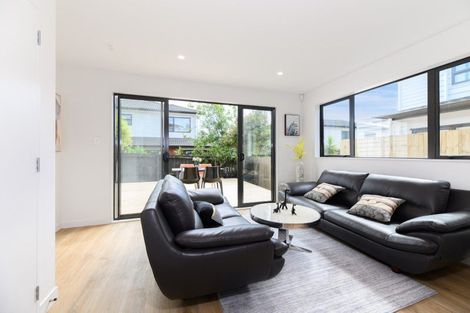 Photo of property in 15a Koromiko Street, New Lynn, Auckland, 0600