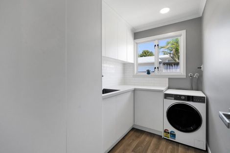 Photo of property in 132 Govett Avenue, Frankleigh Park, New Plymouth, 4310