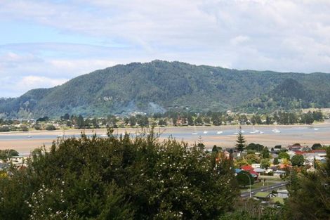 Photo of property in 2 Mason Rise, Tairua, 3508