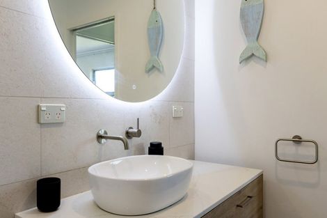 Photo of property in 358 Lake Terrace, Two Mile Bay, Taupo, 3330