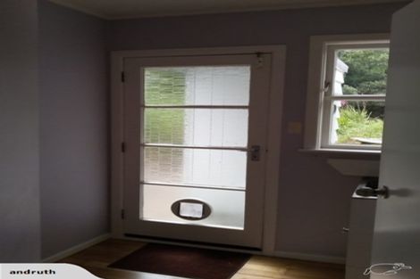 Photo of property in 24 Glen Road, Raumati South, Paraparaumu, 5032