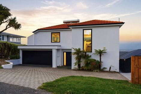 Photo of property in 5b Madeley Road, Mount Pleasant, Christchurch, 8081