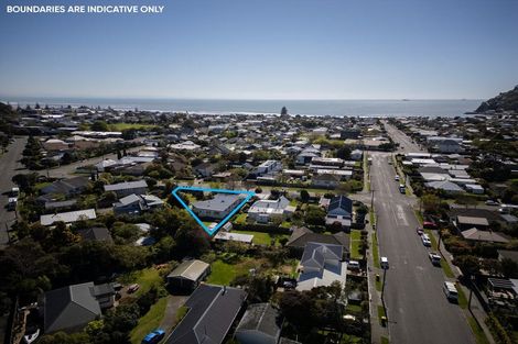 Photo of property in 24 Arnold Street, Sumner, Christchurch, 8081