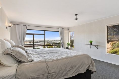 Photo of property in 5 Osmond Lane, Mount Pleasant, Christchurch, 8081