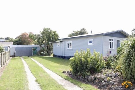 Photo of property in 42 Brassey Street, Waverley, 4510