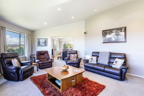 Photo of property in 19 Magnolia Rise, Waipahihi, Taupo, 3330