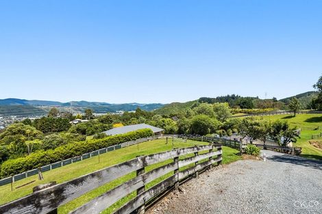 Photo of property in 8a Garrett Place, Riverstone Terraces, Upper Hutt, 5018