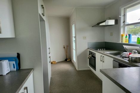 Photo of property in 27 Lynda Avenue, Paparangi, Wellington, 6037