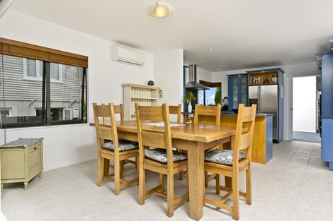 Photo of property in 43 Seaview Road, Castor Bay, Auckland, 0620