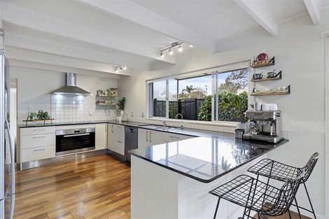 Photo of property in 10 Sanctuary Point, Sunnyhills, Auckland, 2010