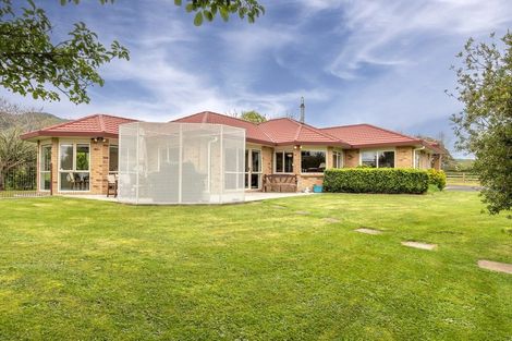 Photo of property in 34 Sutton Road, Te Horo, Otaki, 5582