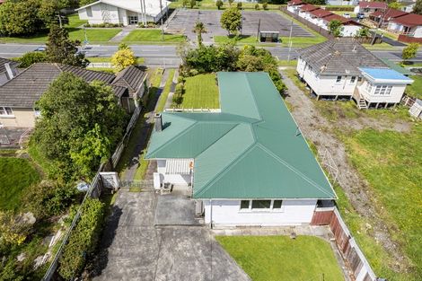 Photo of property in 21 Wellington Road, Wainuiomata, Lower Hutt, 5014