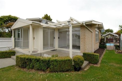 Photo of property in 23 Rosedale Place, Avonhead, Christchurch, 8042