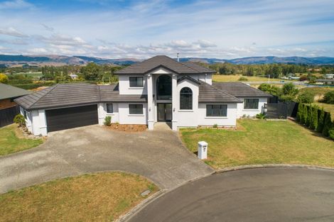 Photo of property in 69 Royal Oak Drive, Kelvin Grove, Palmerston North, 4414