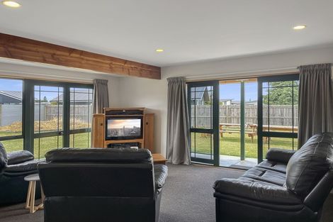 Photo of property in 6 Irishman Drive, Twizel, 7901