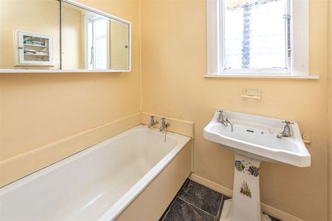 Photo of property in 21 Smith Street, Waverley, 4510