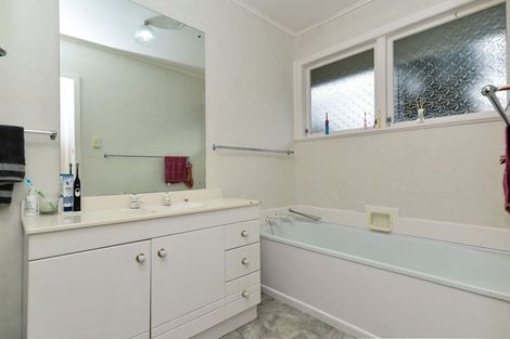 Photo of property in 3 Hillary Street, Chedworth, Hamilton, 3210