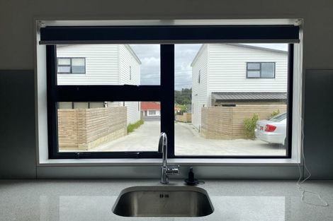 Photo of property in 96d Triangle Road, Massey, Auckland, 0614