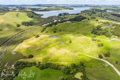 Photo of property in 215c Heatley Road, Whakapirau, 0583