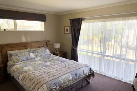 Photo of property in 6 Feeny Crescent, East Tamaki, Auckland, 2013