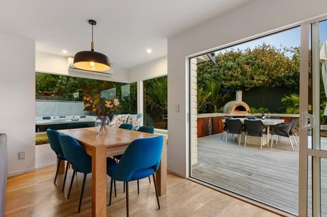 Photo of property in 23 Esther Place, Red Beach, 0932