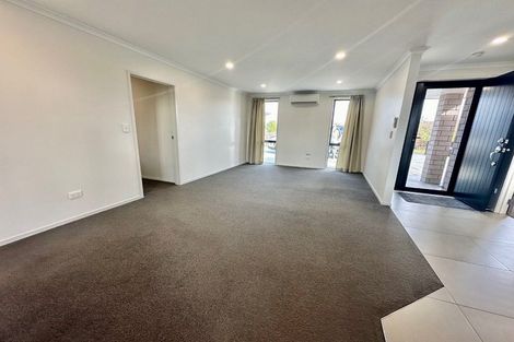 Photo of property in 212 Saint James Drive, Huntington, Hamilton, 3210