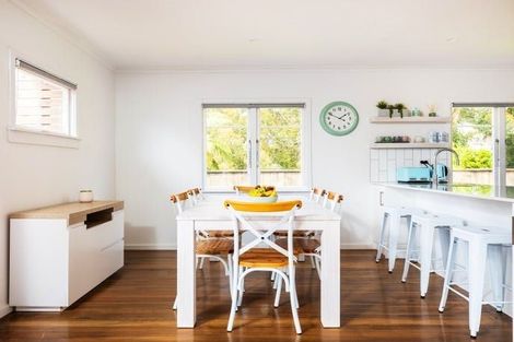 Photo of property in 201 Frankley Road, Frankleigh Park, New Plymouth, 4310