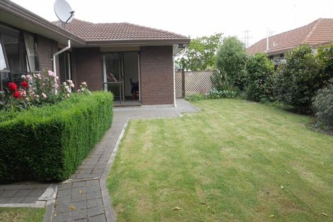 Photo of property in 8 Algie Place, Avonhead, Christchurch, 8042